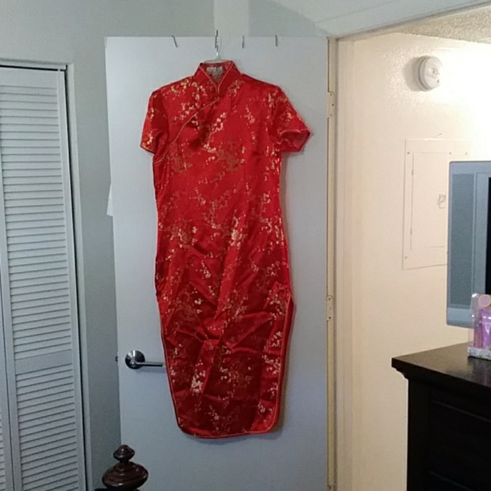 A long length "CHEONGSAM" CHINESE DRESS